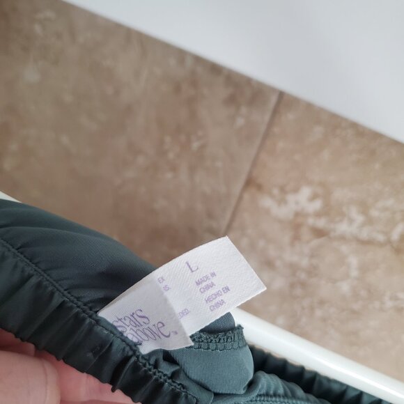 Satin stars above pajama set - Picture 5 of 5